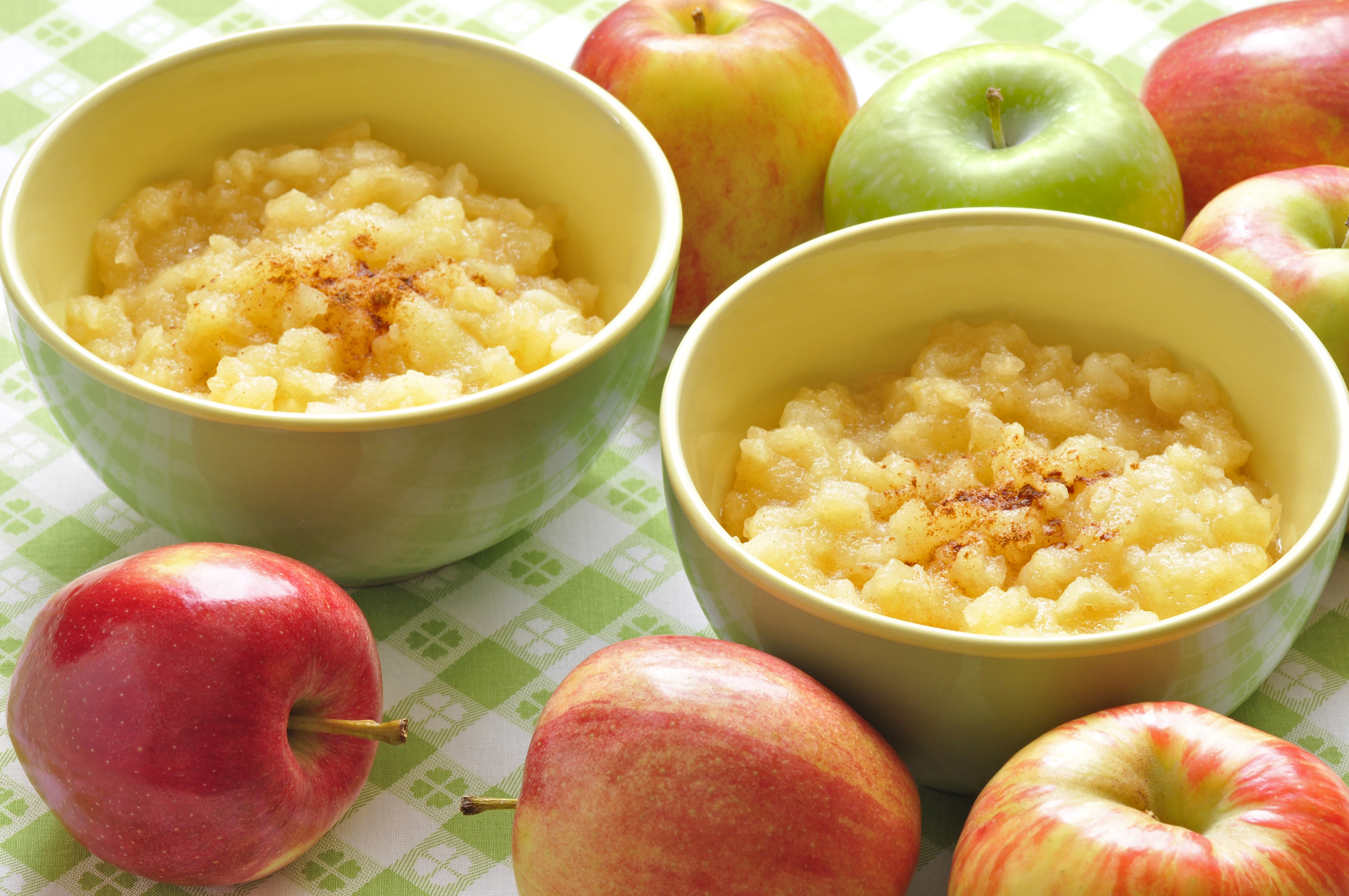 Microwave applesauce served in bowls